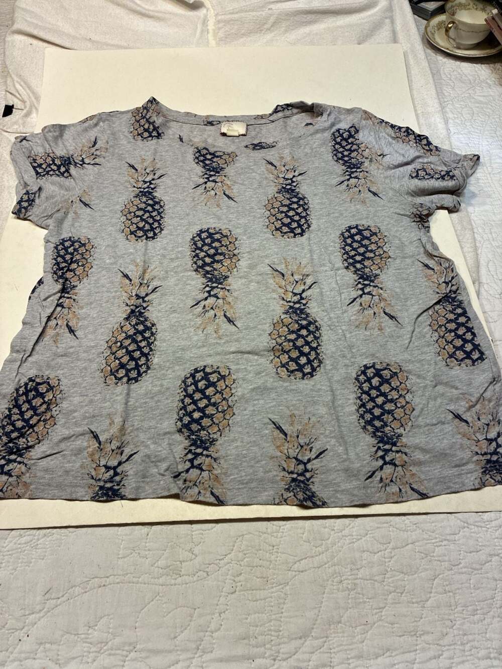 Postmark by Anthropologie Payette Pineapple Print T-Shirt Gray Size L